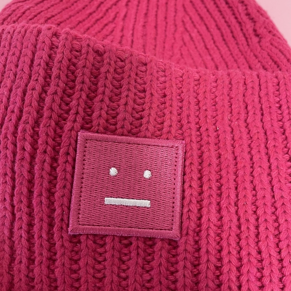 Complete Your Winter Look with a Pink Beanie and Acne Beauty Essentials - Picture 7 of 16